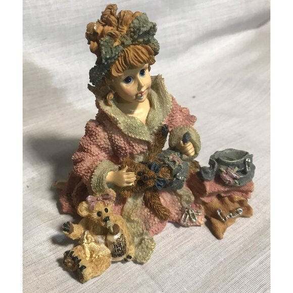 Yesterday's Child Caitlin with Emma & Endmond Diapering Baby Dollstone Figurine - Picture 4 of 12